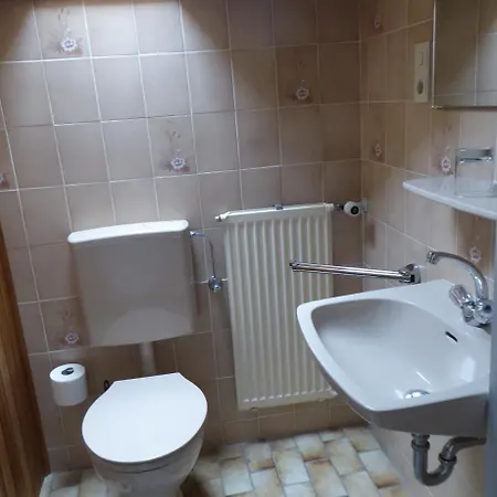 Gaestehaus Tannenheim Apartamento *